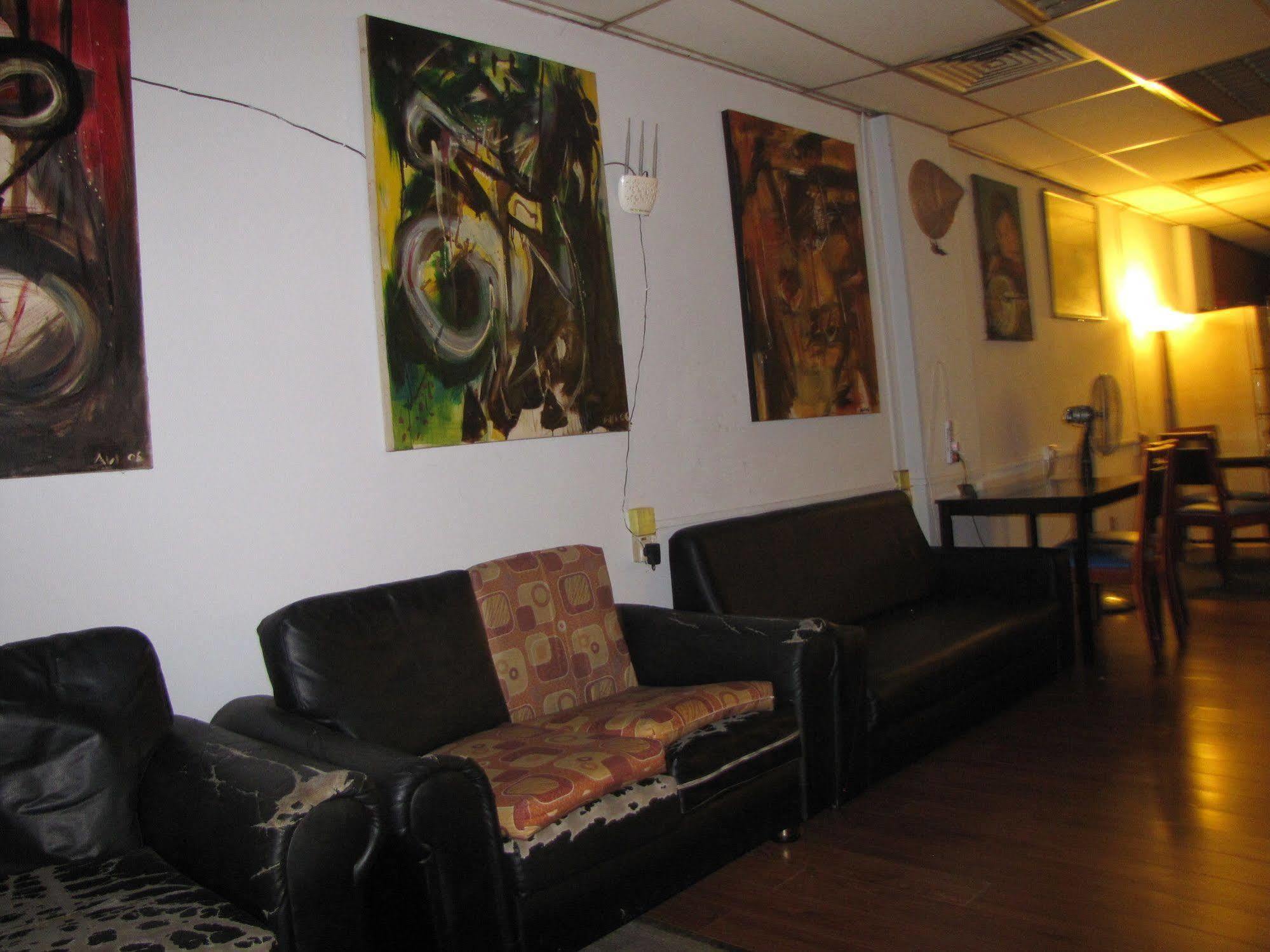 Oasis Guest house 2*